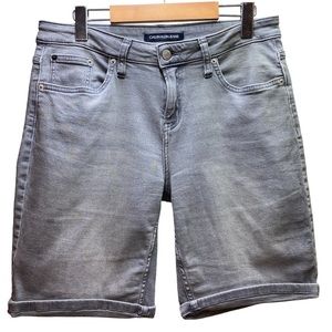 Calvin Klein Mid Rise Bermudas